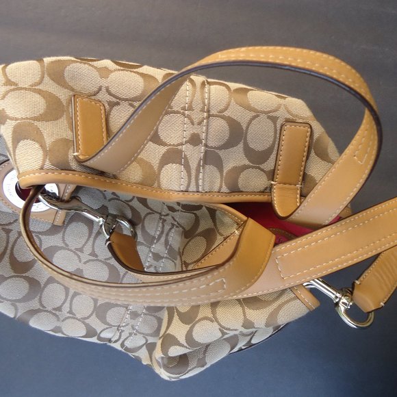 COACH Hadley Signature Duffle Handbag Tote F28981. - Picture 7 of 8